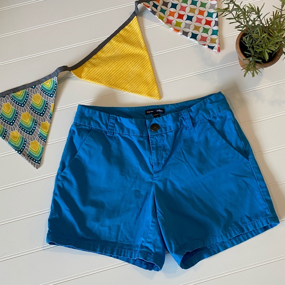 ❤️Gap blue shorts, size 2
